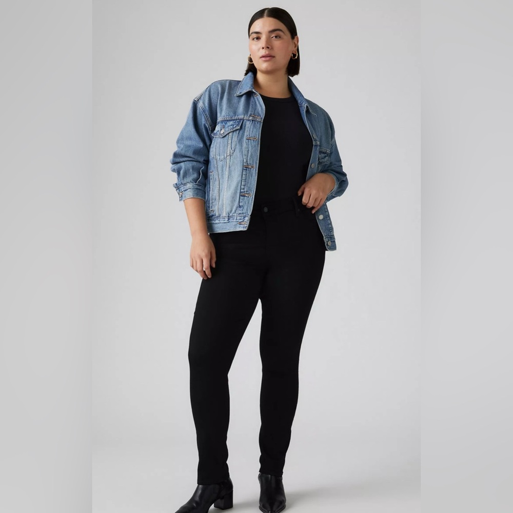 NWT 311 Shaping, Stretch Skinny Jeans in Black, Size 31x30